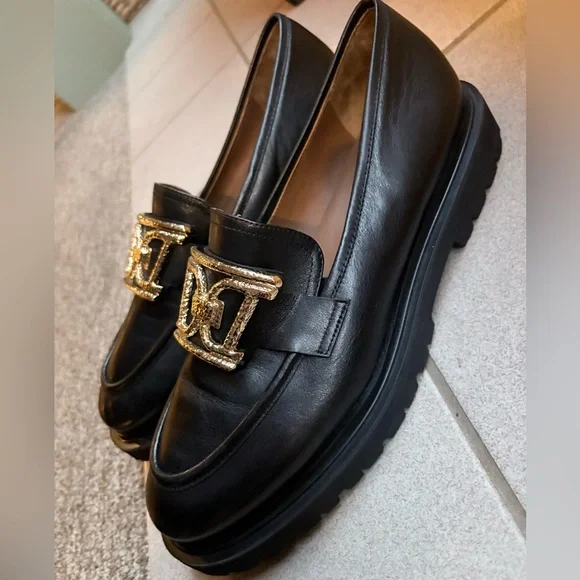 🧶Dissona NWOB Black Leather Lug Sole Loafers Gold Buckle Size EU 40 + Free Gift